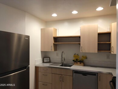 2015 S Granada Dr unit 3, Tempe, AZ 85282 - photo 2