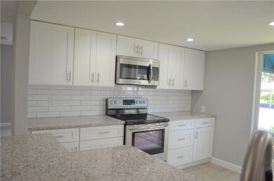 302 108th St W unit 109, Bradenton, FL 34209 - photo 2