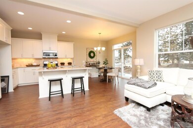 1043 SE Leonel Ln, Bend, OR 97702 - photo 7