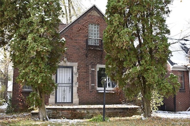 9729 Lakepointe St, Detroit, MI 48224 - photo 2