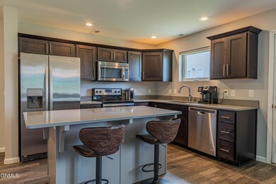 6903 Majestic Loop - MLS Size-18