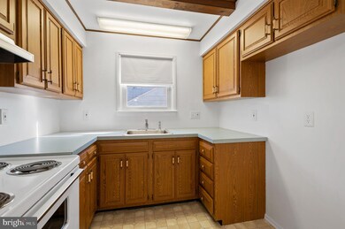 717 Walnutree Ln, Claymont, DE 19703 - photo 7