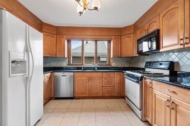 39 Harlow St unit 2, Arlington, MA 02474 - photo 4