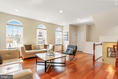 22917 Chinkapin Oak Terrace, Sterling, VA 20166 - photo 5