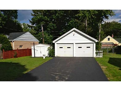 Parking Lot/Garage