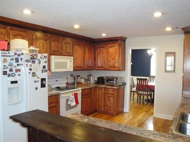 610 Bay Laurel Cir, Warner Robins, GA 31088 - photo 5