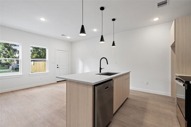 1031 North Ln unit B, Houston, TX 77088 - photo 7