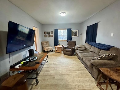 3307 50th St, Des Moines, IA 50310 - photo 4