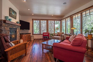 2240 NW High Lakes Loop