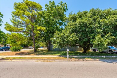 930 Poindexter Ave, Cleburne, TX 76033 - photo 7