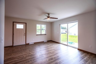 925 Green Pastures Trail, Plover, WI 54467 - photo 2