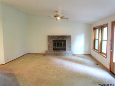 1858 Lemming Ave, Eugene, OR 97401 - photo 5