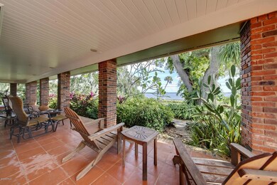 Sprawling Front Porch to Enjoy a Sunrise