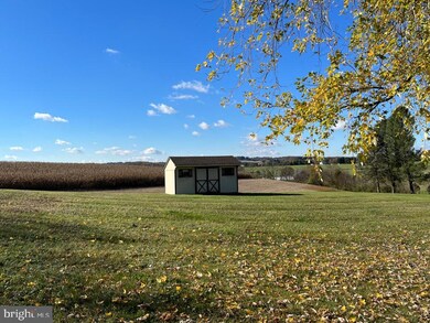 5926 Ash Ct, Slatington, PA 18080 - photo 4
