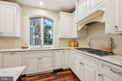 136 Waverly Cir, Phoenixville, PA 19460 - photo 7