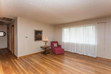 538 Stanton LR