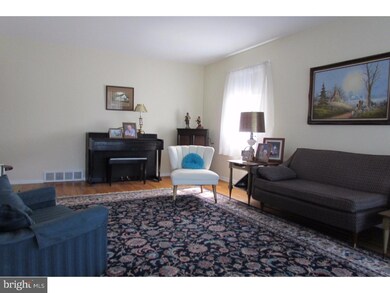 2217 Oakwyn Rd, Lafayette Hill, PA 19444 - photo 3