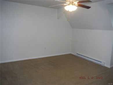 150 N Green St unit 2nd, Nazareth, PA 18064 - photo 2