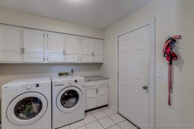 7408 S Juniper Ave, Broken Arrow, OK 74011 - photo 2