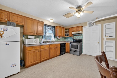 711 Ekonk Hill Rd, Moosup, CT 06354 - photo 4