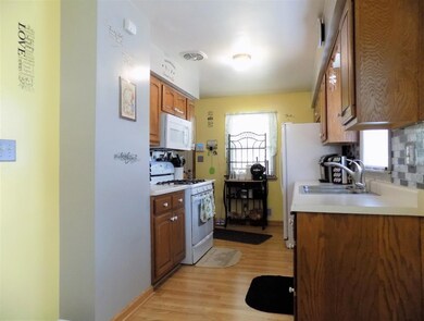 1347 N Harvey St, Griffith, IN 46319 - photo 4