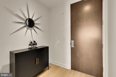 Verse unit 1205, McLean, VA 22102 - photo 2