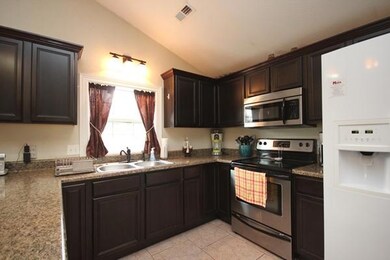 6 Kitchen.jpg