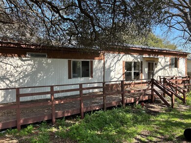 1417 Meander Rd, Granbury, TX 76049 - photo 2