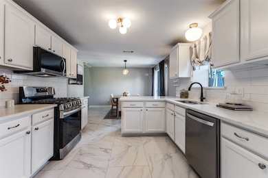 8209 Weatherly Dr, Rowlett, TX 75089 - photo 3