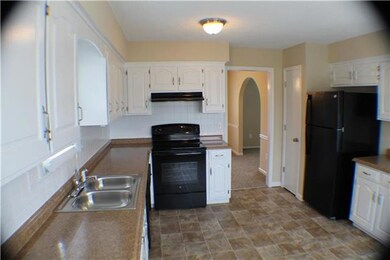 14412 Wilshire Cir, Grandview, MO 64030 - photo 7