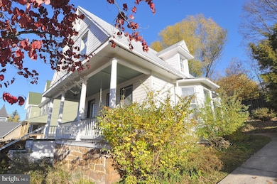 79 S Green St, Berkeley Springs, WV 25411 - photo 3