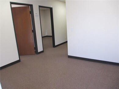 821 Royal Way, Edmond, OK 73034 - photo 3