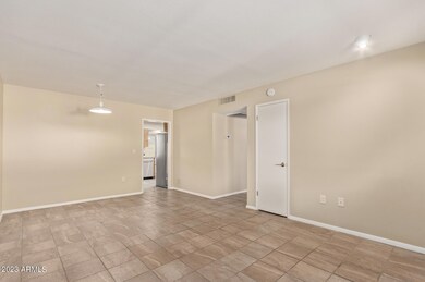 10943 W Santa fe Dr, Sun City, AZ 85351 - photo 5