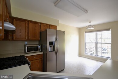 11904 Thurloe Dr, Lutherville Timonium, MD 21093 - photo 6