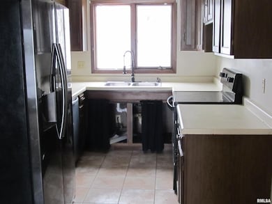 3766 Eastwood Ct, Bettendorf, IL 52722 - photo 3