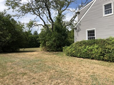 24 Chestnut St, South Dartmouth, MA 02748 - photo 4