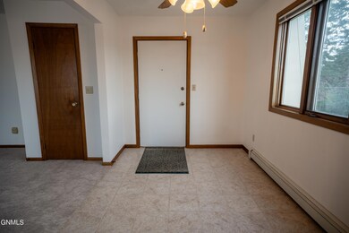 6 082724-24-BitzRealty-0033-1937 Kavaney