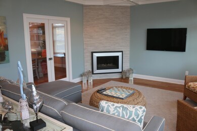 16 White - inside 031