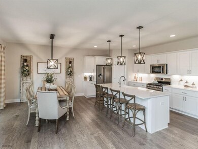 9925 Marnewood Dr, Johnston, IA 50131 - photo 6