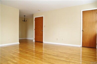 1727 Livingston St unit 3, Allentown, PA 18104 - photo 2