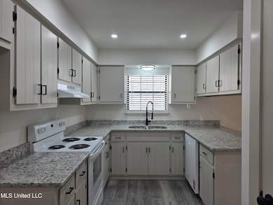 2208 S McGeehee Ln, Picayune, MS 39466 - photo 2