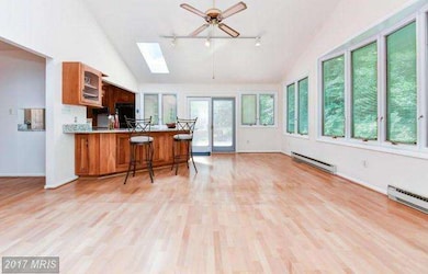 9014 Hamilton Dr, Fairfax, VA 22031 - photo 7