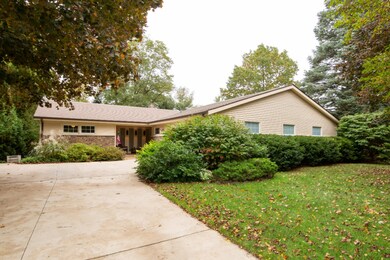 645_E_Ridge_Circle-02