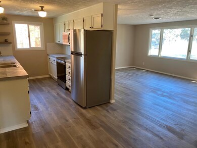 22860 Mcgrath Rd, Bend, OR 97701 - photo 7