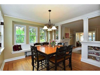 Entry/Foyer.
