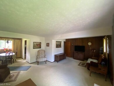 635 Sherwood Dr, Aurora, OH 44202 - photo 5