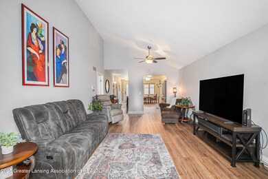 916 Montevideo Dr unit G, Lansing, MI 48917 - photo 5