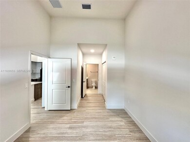 18412 Homestead Ave unit 110, Miami, FL 33157 - photo 3