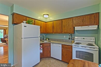 1703 Silver Ct, Hamilton Square, NJ 08690 - photo 4