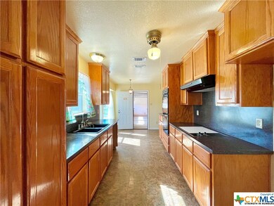 920 Deorsam Dr, Copperas Cove, TX 76522 - photo 6